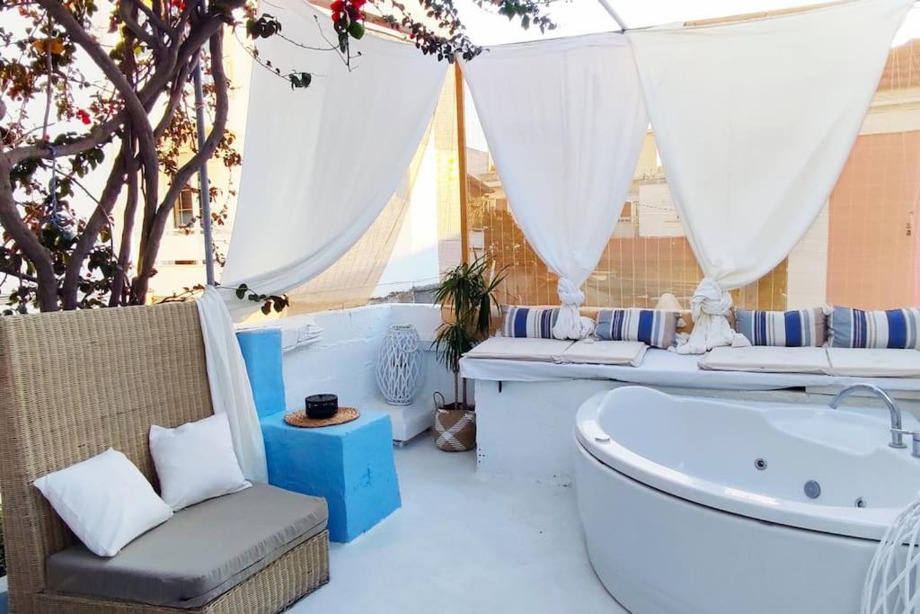 Town House With Rooftop Jacuzzi Rhodes City Zewnętrze zdjęcie